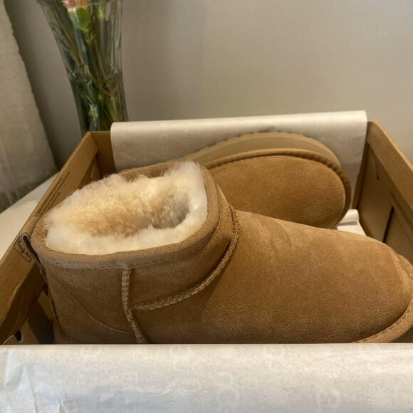 UGG Australia Classic Ultra Mini - Picture 6 of 8
